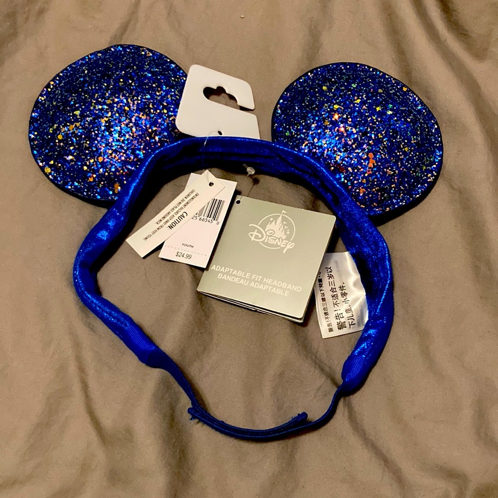 BNWOT Disney Youth Comfort Ears